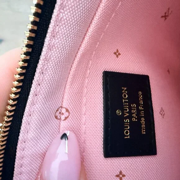 Louis Vuitton Monogram 'Fall For You' Black Pink Wristlet Neverfull MM Pouch LE - Picture 5 of 11